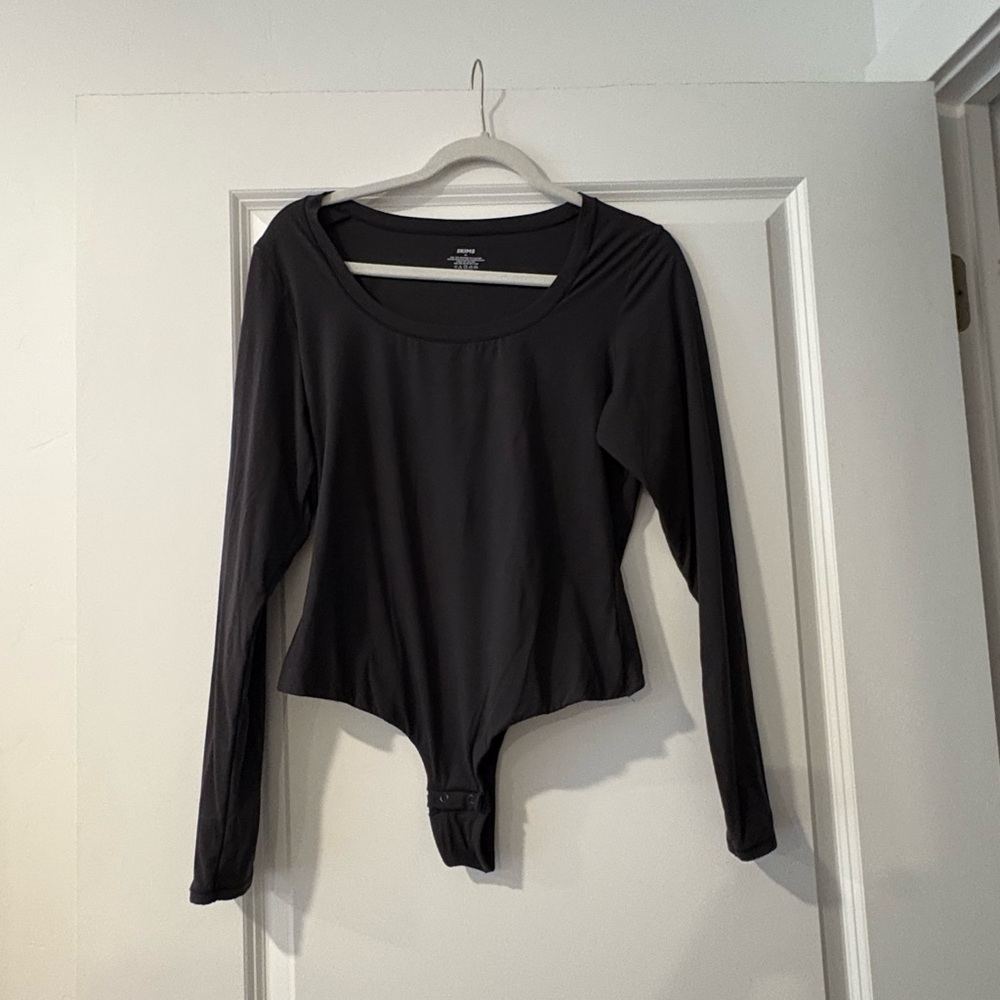Skims scoop neck long sleeve bodysuit